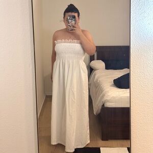 White Strapless Sleeveless Gown